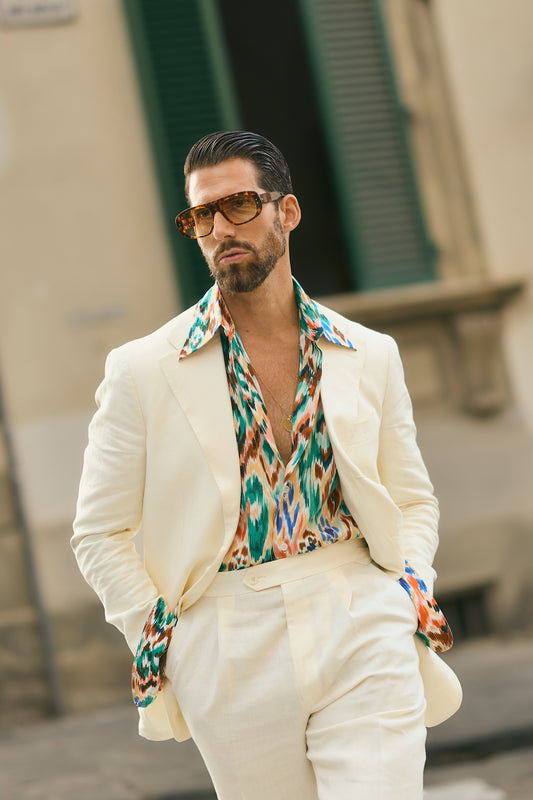 La camisa de Carlos de colores