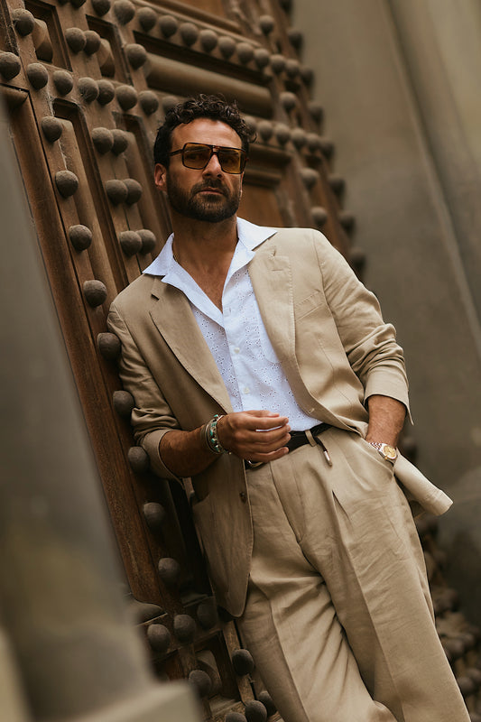 La camisa de Giorgio blanca